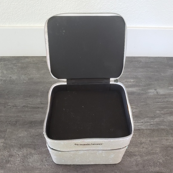 White Limited Edition VS Sequined Makeup Case - Picture 3 of 5